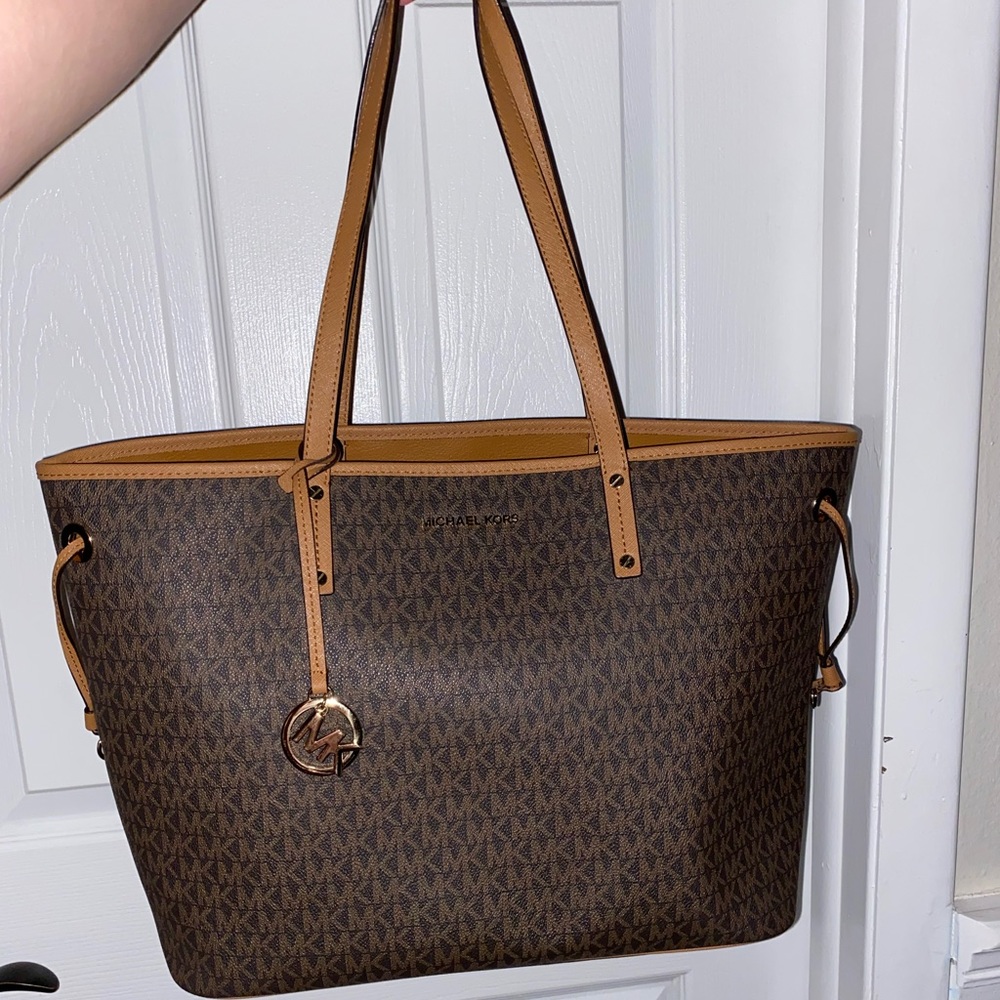 Michael Kors SET | Large Jet Set tote and matching wristlet